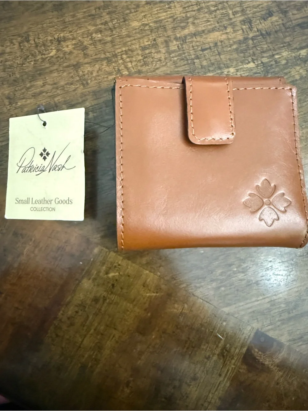 Patricia Nash Heritage Astra Tan Leather Trifold Wallet Coin Purse NWT